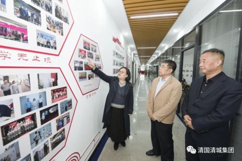 合肥市社会工作联合会会长袁文长调研清国清城集团,现场挥毫泼墨