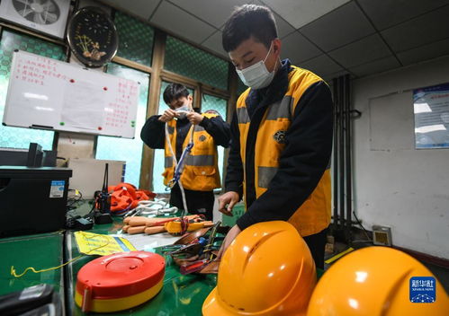 新华全媒 丨成都 设备管家 守护回家路