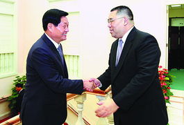 港商慕名来 站着听完清港商会